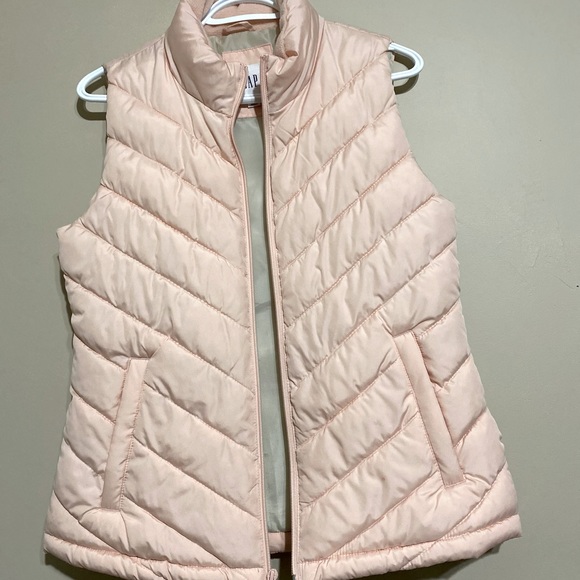 Gap pink puffer vest - Picture 1 of 3